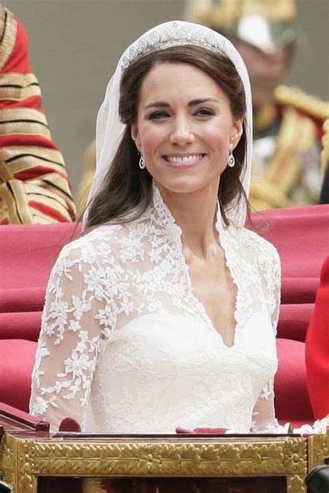 10 detalles del vestido de novia de Kate Middleton .